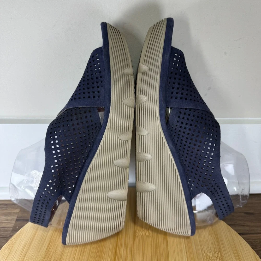 Excellent Clarks Petula Viola Wedge Sandal Women 12 Navy Blue Leather Perforated